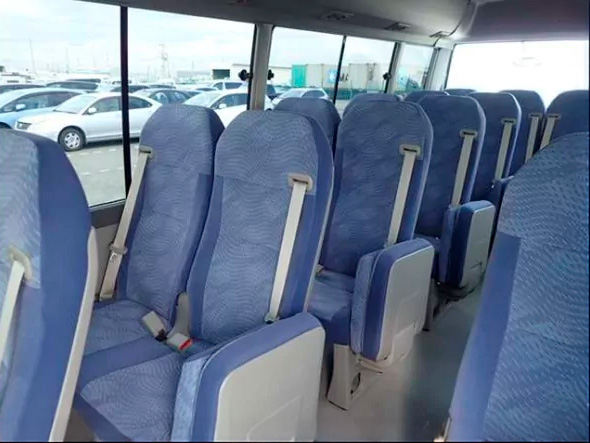 Автобус Toyota Coaster
