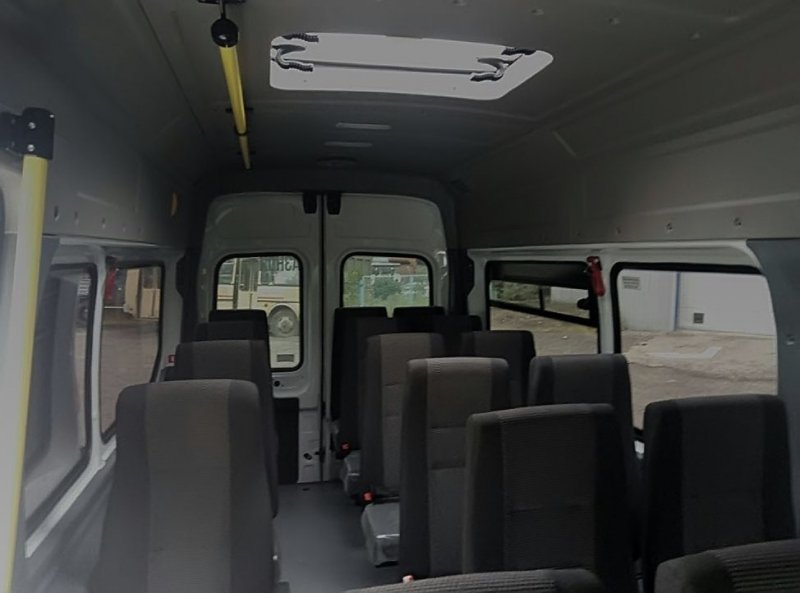 Микроавтобус Ford Transit