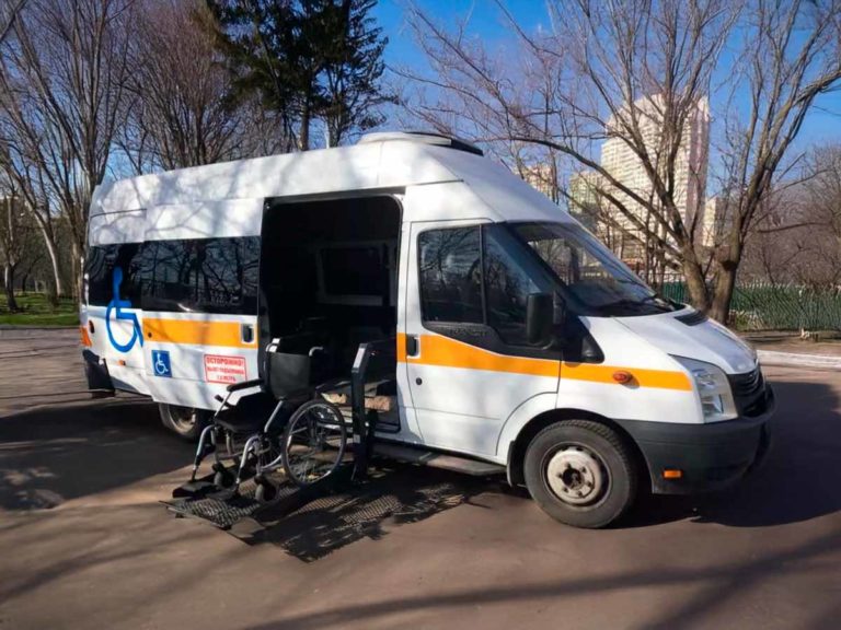 Микроавтобус Форд транзит
