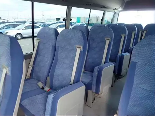 Автобус Toyota Coaster