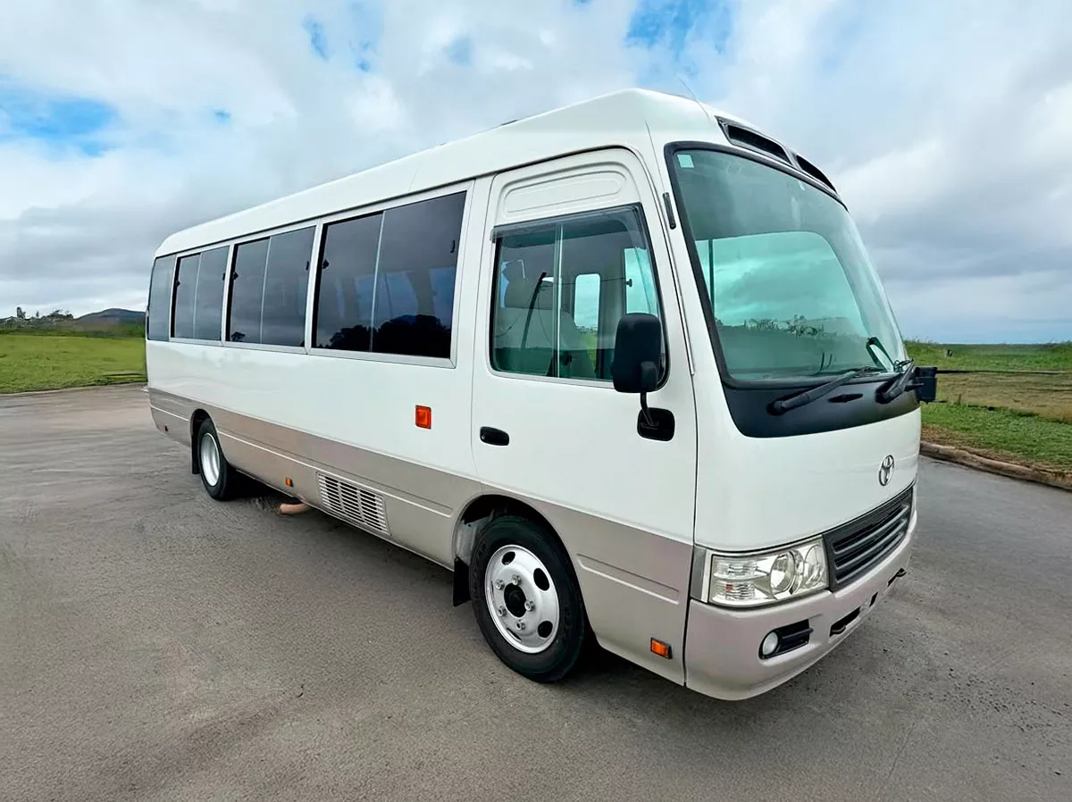 Автобус Toyota Coaster