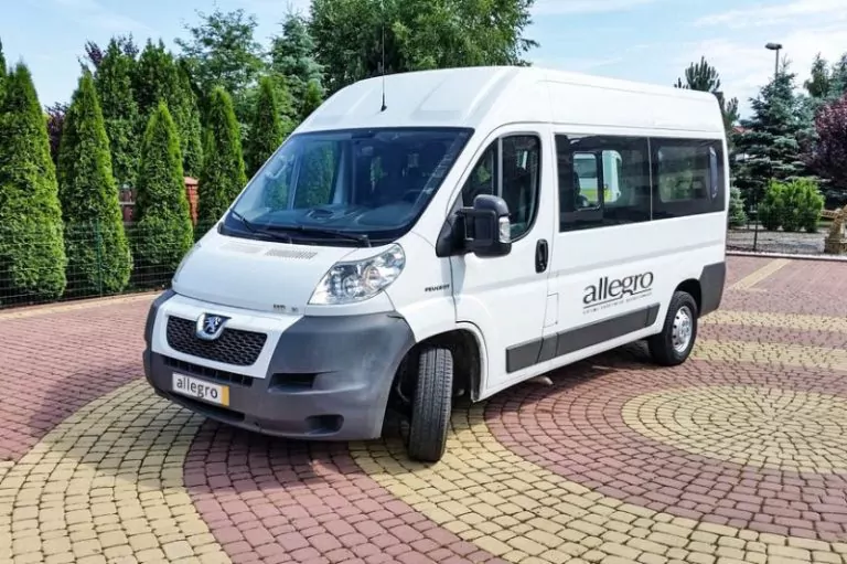 Микроавтобус Peugeot Boxer