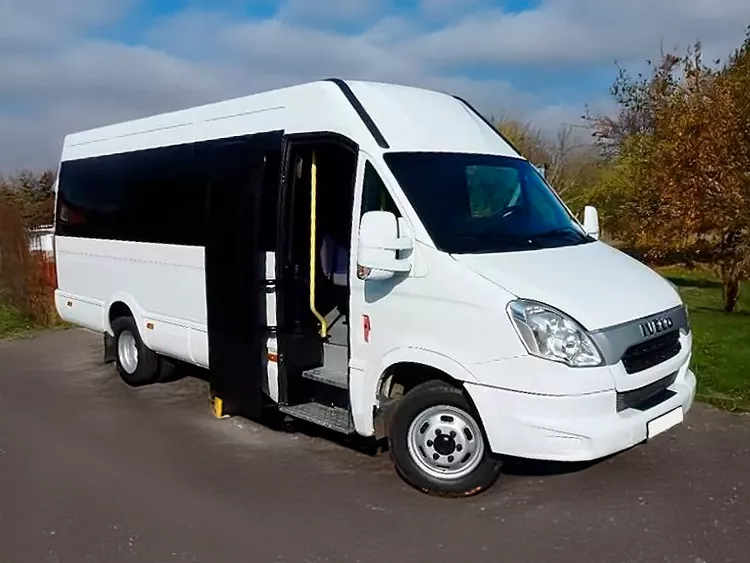 Микроавтобус Iveco Daily