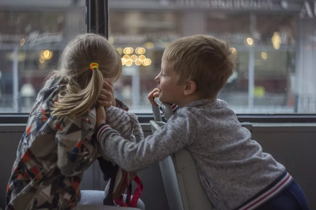 Игры в дорогу: 25 увлекательных занятий, чтобы занять ребенка в автобусе - ТК Аллегро